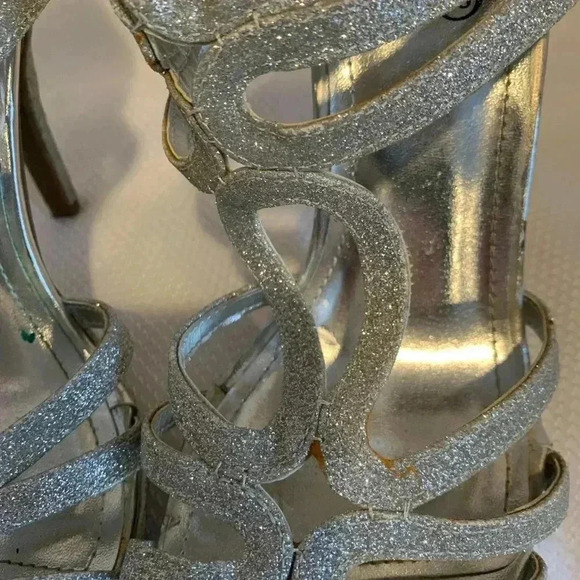 Unlisted Strappy Silver 4 Inch Stiletto Platform Heels Shoes Women’s Size 9 - Picture 9 of 12
